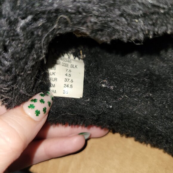 Sketchers Black Slip On - Picture 5 of 5